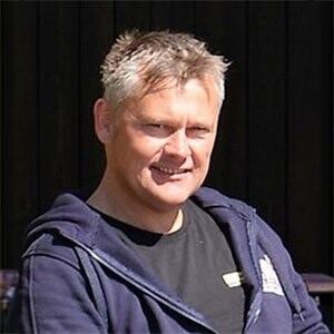 Erik Hansen, Eier og daglig leder.